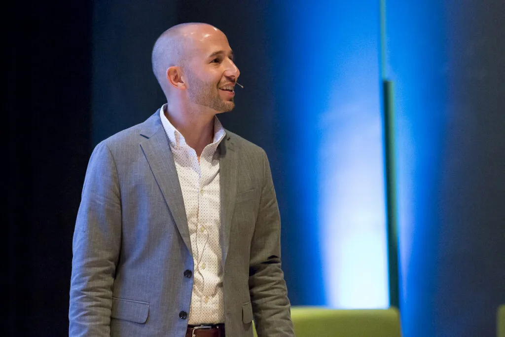 Optimist Instructor in a learning session